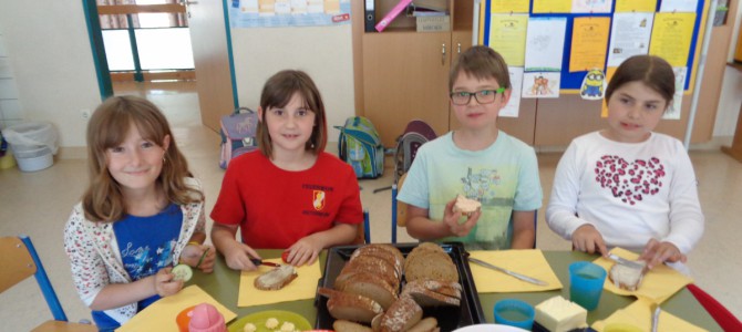Gemeinsame Jause der 4. Schulstufe Gemeinsame Jause der 4. Schulstufe